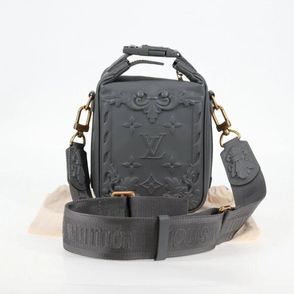 LOUIS VUITTON 2023 Men's Collection Cruiser Messenger Calf M21812 Auth 123080SM - Picture 2 of 15